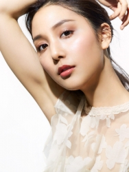 Ms. Arine Koen is a very beautiful & elegant Japanese & Asian beauty fashion model, she is 173 cm tall in a white blouse, she is tall and slender.