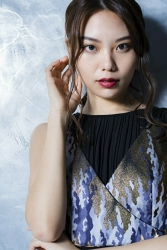 Ms. Eri Noina is wearing a black dress (with blue flame design), this is a frontal photo of Ms. Eri, she is a tall and beautiful Japanese & Asian fashion model, parts model, her height is 171 cm, she is a tall tall, she is very slim and beauty woman.