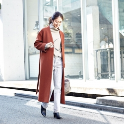 Ms. Hikane Doki is wearing a red-brown robe and high-necked jeans, she is a Japanese & Asian fashion beauty model.