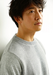 Mr. Takaatsu Sakurahaba is wearing a gray shirt, he is a handsome Japanese & Asian actor, fashion male model.