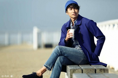 Mr. Tatsuki Koezuka is wearing a blue jacket, jeans, he is a handsome Japanese & Asian fashion model, actor.