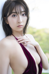 Ms. Sakika Okatsu is wearing a purple sexy dress, she is a beautiful and sexy Japanese & Asian bikini model (gravure idol, swimsuit model, pin-up girl), pit babe (paddock girl, grid girl), her bust is 87 cm, she has big breasts, beautiful breasts, she is indeed a sexy woman.