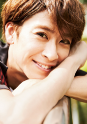 Mr. Ayato Akaibashi was photographed smiling broadly, he is also an actor and voice actor.
