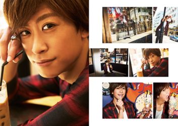 On the left, there is a photo of him wearing a red check, and on the right, Mr. Ayato Akaibashi has a collection of many photos taken in Hong Kong. he is also an actor and voice actor.